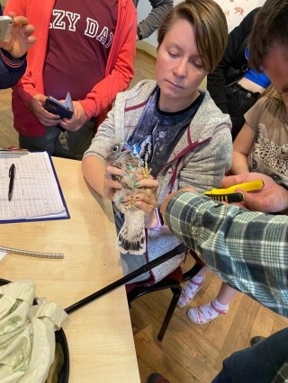 Uczniowie z koła biologicznego na warsztatach