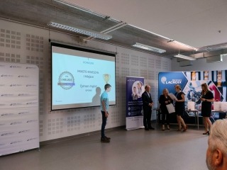 wręczanie nagrody dla Tymona