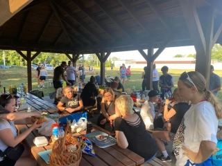 wspólne ognisko po rozegranych meczach