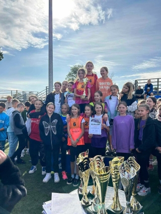 na podium dziewczyny