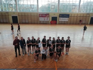 dziewczęta z klas 7a i 8a 