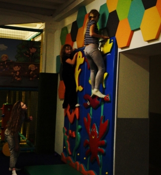 uczniowie z klas 4c i 4d