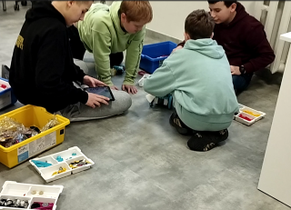 uczniowie z  koła informatycznego 