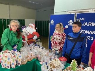 stoiska na szkolnym Jarmarku