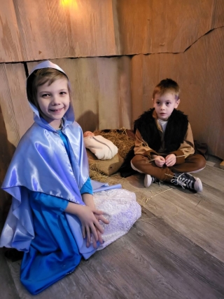 uczniowie klas 1 i 2 ze świetlicy szkolnej 