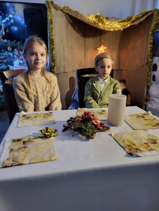 uczniowie klas 1 i 2 ze świetlicy szkolnej 