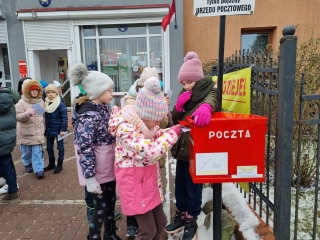 Dzieci wysyłają listy