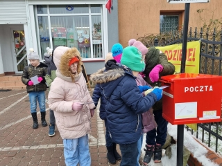 Dzieci wysyłają listy