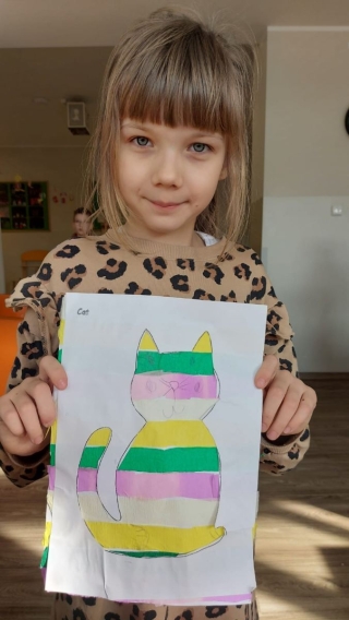 Dziecko z pracą techniczną