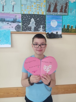 Dziecko z walentynką