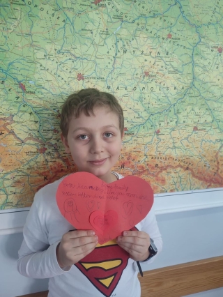 Dziecko z walentynką