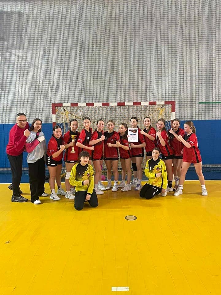 drużyna dziewcząt z kl. 6a i 6b