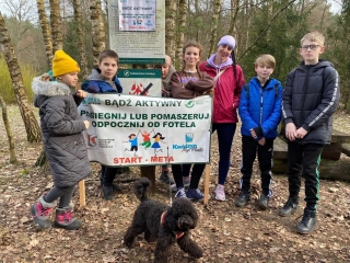 uczniowie klasy 5d i 2a promują zdrowy tryb życia