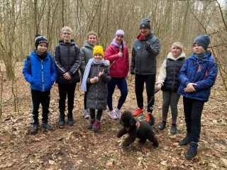 uczniowie na trasie spotkali wicedyrektora