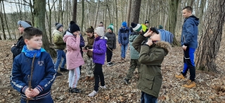 uczniowie na zielonej szkole