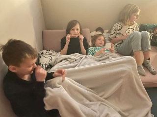 Dzieci wykonują zadania