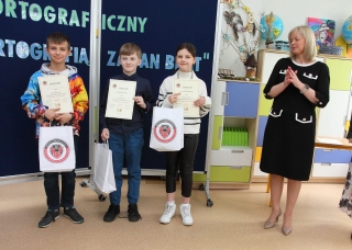 Dzieci z Panią Dyrektor