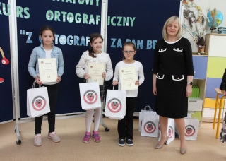 Dzieci z Panią Dyrektor