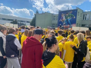 drużyny podczas wykonywania zadań