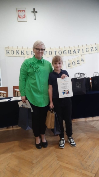 Uczennica z dyplomem