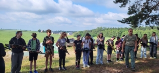 uczniowie 6d przygotowani do akcji