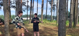 uczniowie 6d w akcji