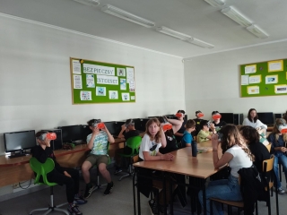 wykorzystujemy okulary VR