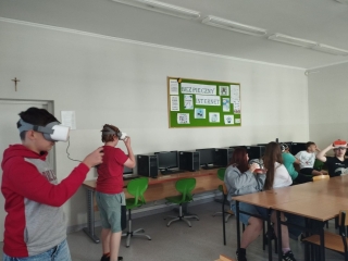 wykorzystujemy okulary VR
