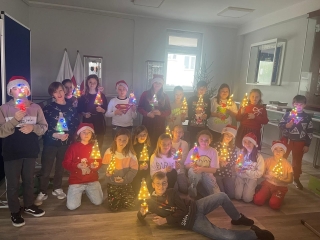 Klasa 4d ze swoimi pracami