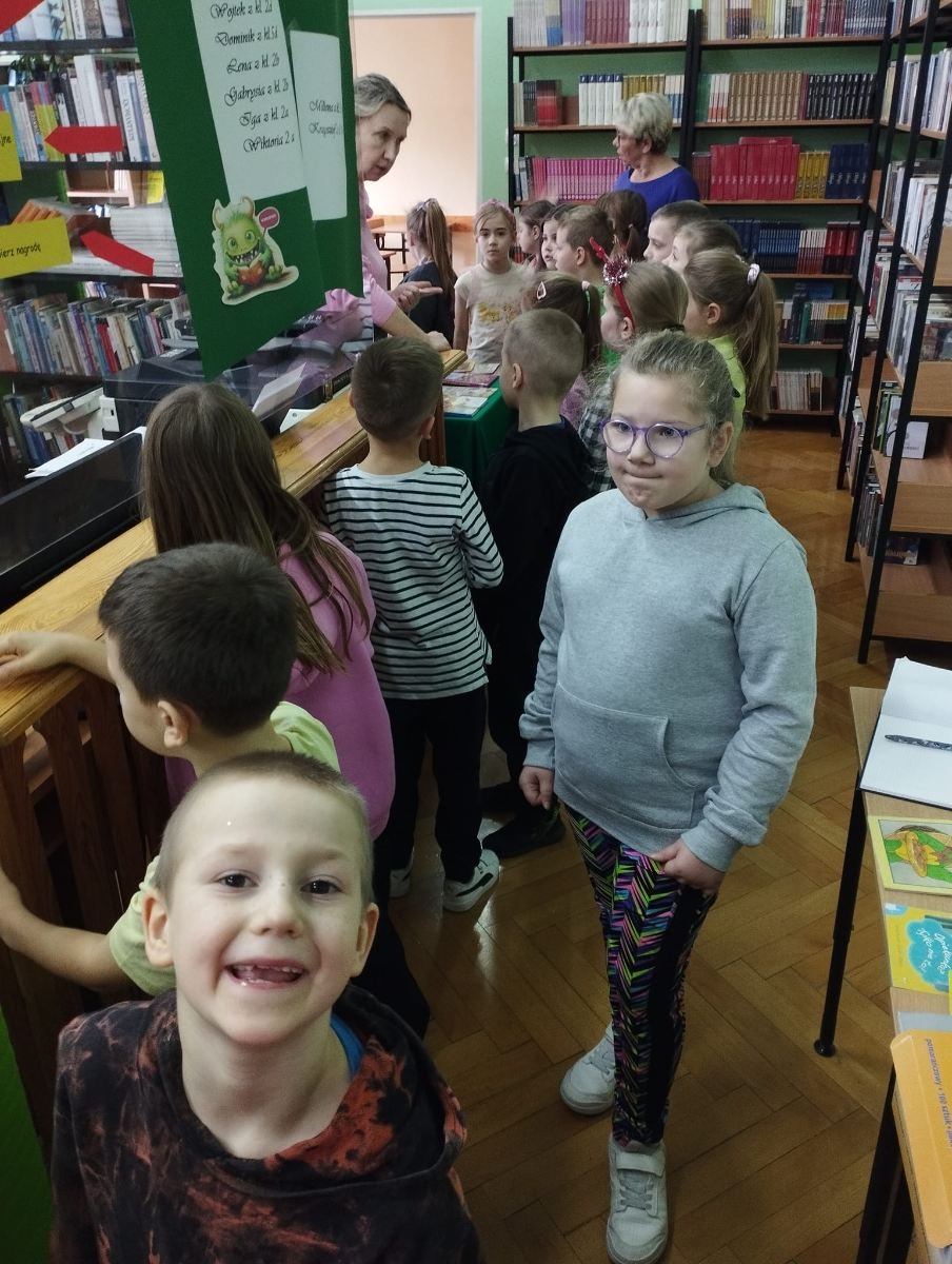 Dzieci w bibliotece