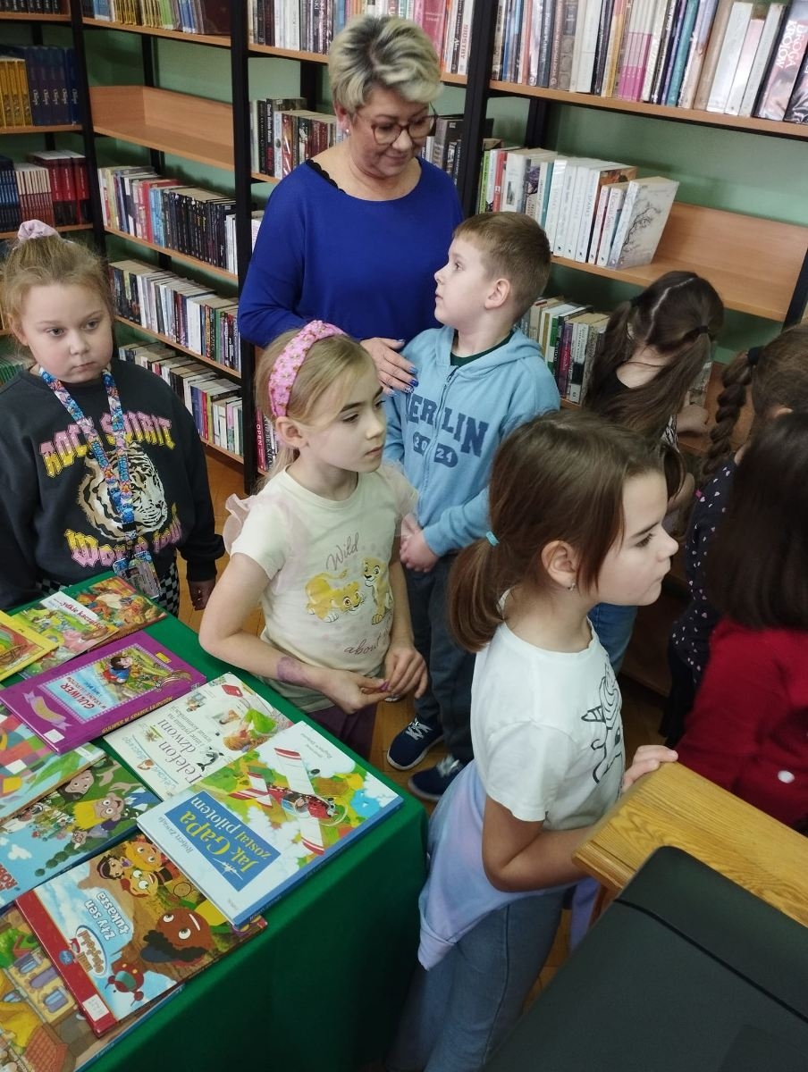 Dzieci w bibliotece