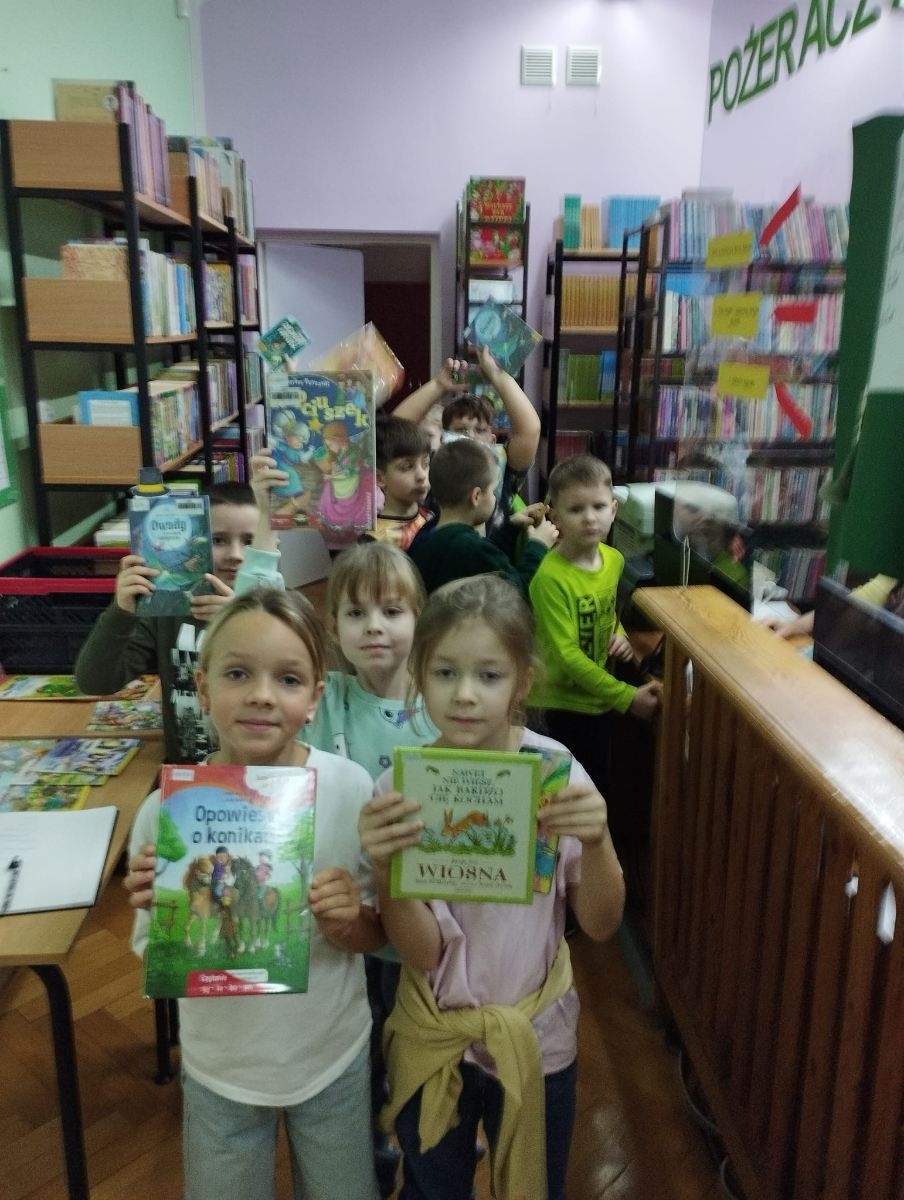 Dzieci w bibliotece