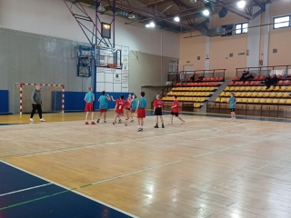 podczas gry na boisku