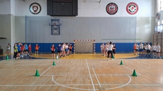 w oczekiwaniu na konkurencje