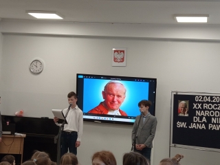 podczas montażu słowno-muzycznego