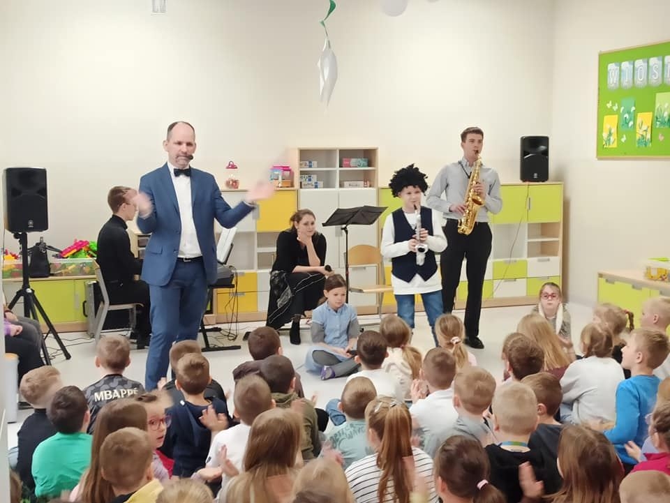Dzieci na koncercie 