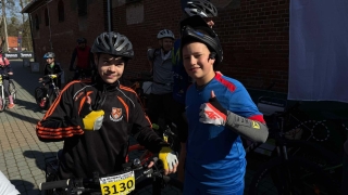 uczestnicy na rowerach