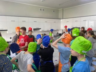 Uczniowie 5b na warsztatach żywieniowych