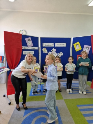 Dzieci i nauczycielki