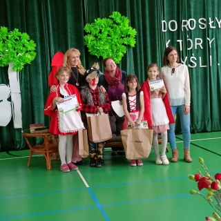 Dzieci i nauczyciele