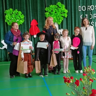 Dzieci i nauczyciele