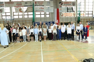 uczniowie z wysoką średnią za wyniki w nauce