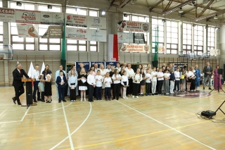 uczniowie z wysoką średnią za wyniki w nauce