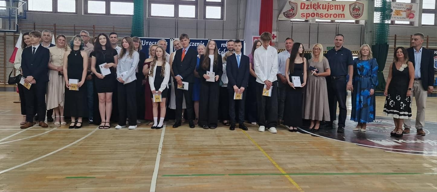 Uczniowie , Dyrekcja, nauczyciele i rodzice