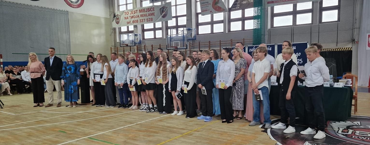 Uczniowie , Dyrekcja, nauczyciele i rodzice