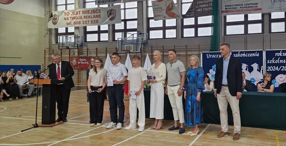 Uczniowie , Dyrekcja, nauczyciele i rodzice