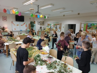 uczniowie z 4a podczas zajęć