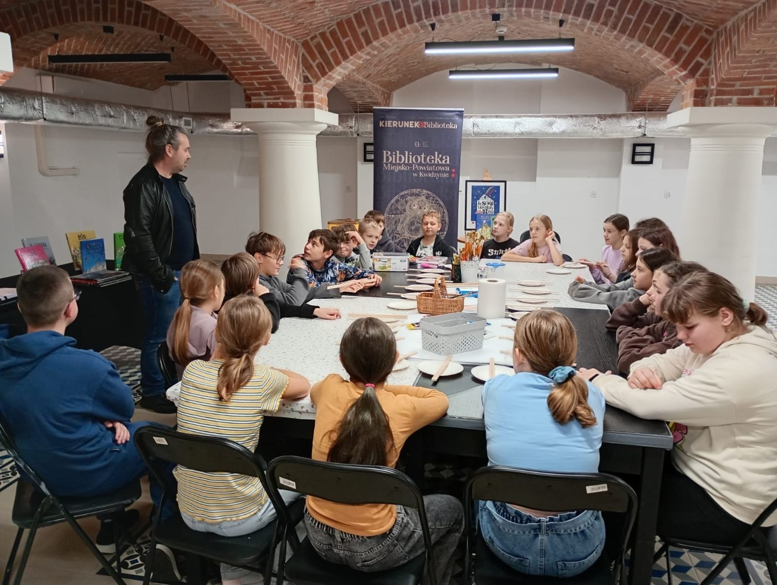 uczniowie podczas warsztatów