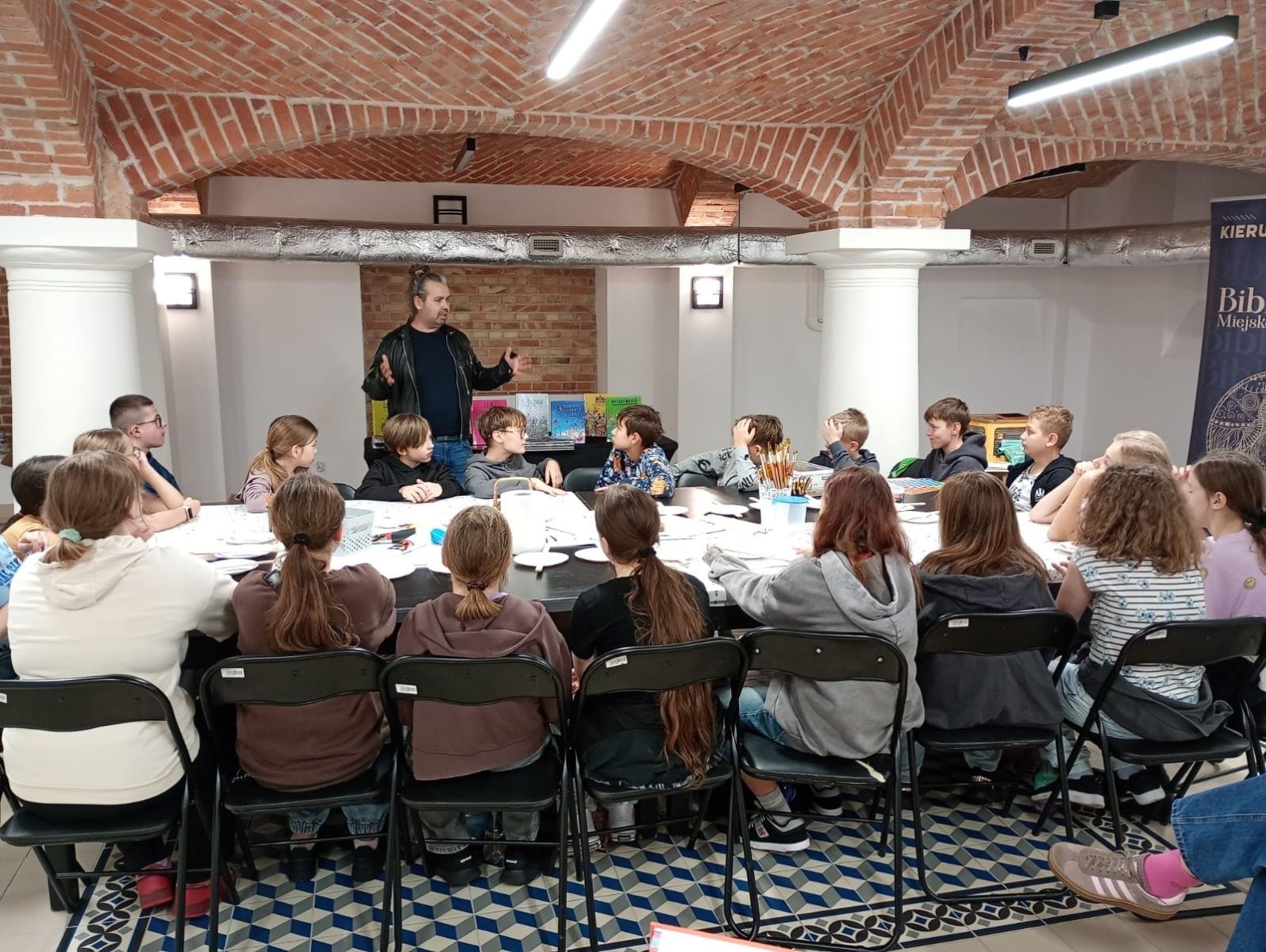 uczniowie podczas warsztatów