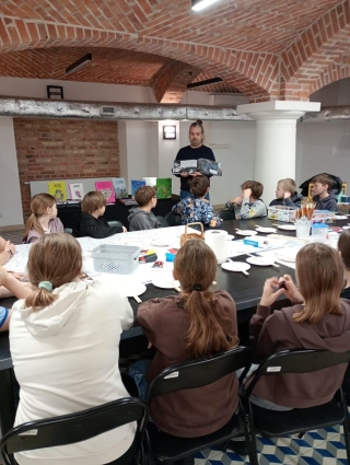 uczniowie podczas warsztatów